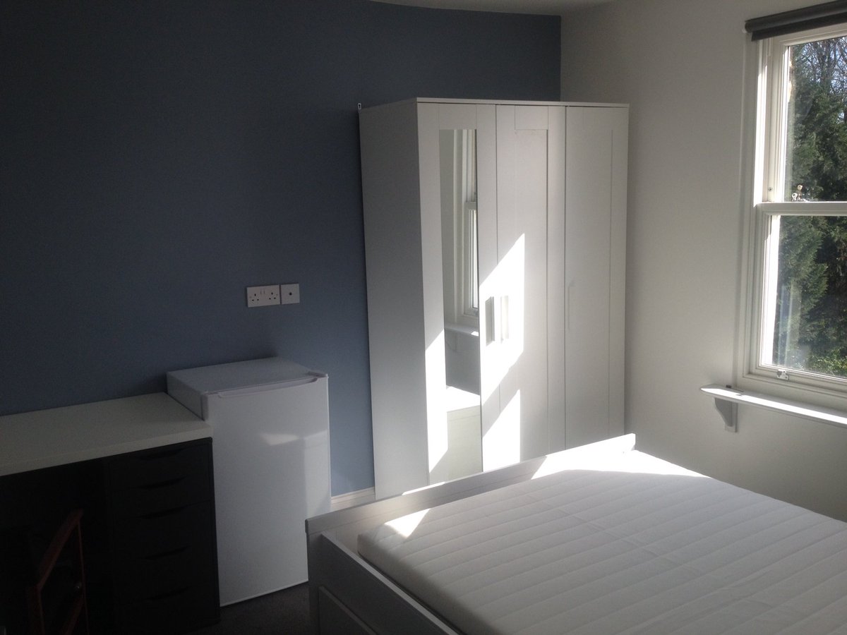 Heathcrest101's tweet photo. @WeRoomies 
NEW CROSS-SE14 6TY
Available 22 December 2017
BEAUTIFUL DOUBLE ROOM IN THIS NEWLY REFURBISHED HOUSE!!
Rent: £650 per month https://t.co/vjKv7a8gA3