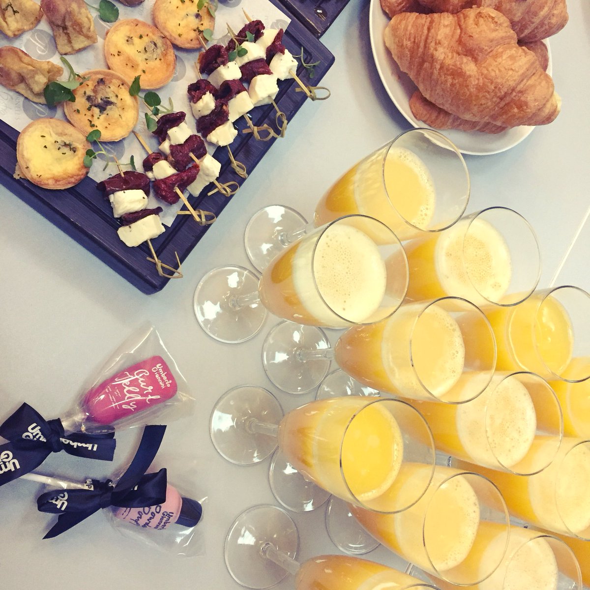 demiswingler's tweet photo. Bucks Fizz and beach waves, @umbertogiannini know how to do a Friday breakfast event 🥂💁🏻♀️ #BeautifulBreakfast https://t.co/hn5nYn0vHQ