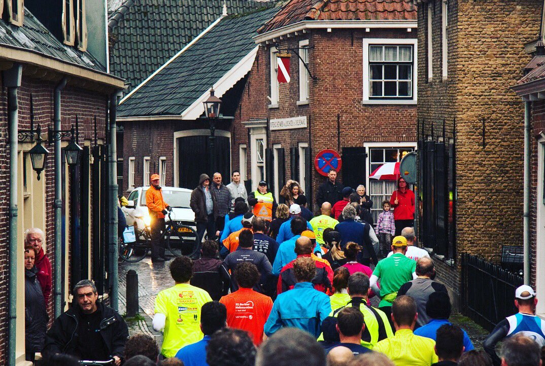 linschotenloop's tweet photo. Zaterdag over een week is het zover!!! De 40ste Linschotenloop!!! Dwars door het groene hart en het dorp. We hebben er onwijs veel zin in!!
#lloop40 #linschotenloop2017 #linschoten #linschotenloop #utrecht #hardlopen #halvemarathon #runninggirls #run2day #december #onemoreweek https://t.co/OQRAIHIRgz
