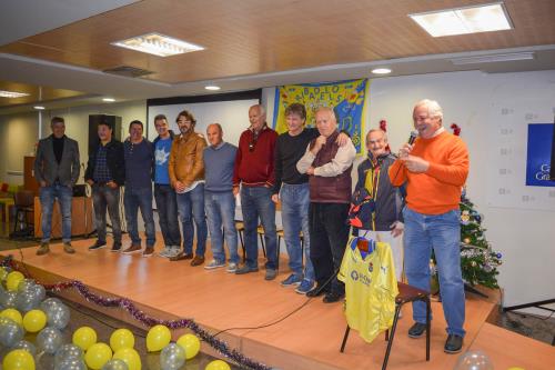 FEAFV's tweet photo. Los Ex Jugadores de la UD LAS PALMAS visitan el Centro Sociosanitario del Pino para estar junto a los aficionados más veteranos.
https://t.co/dF5z4gWJYg https://t.co/otnjOzlb7n