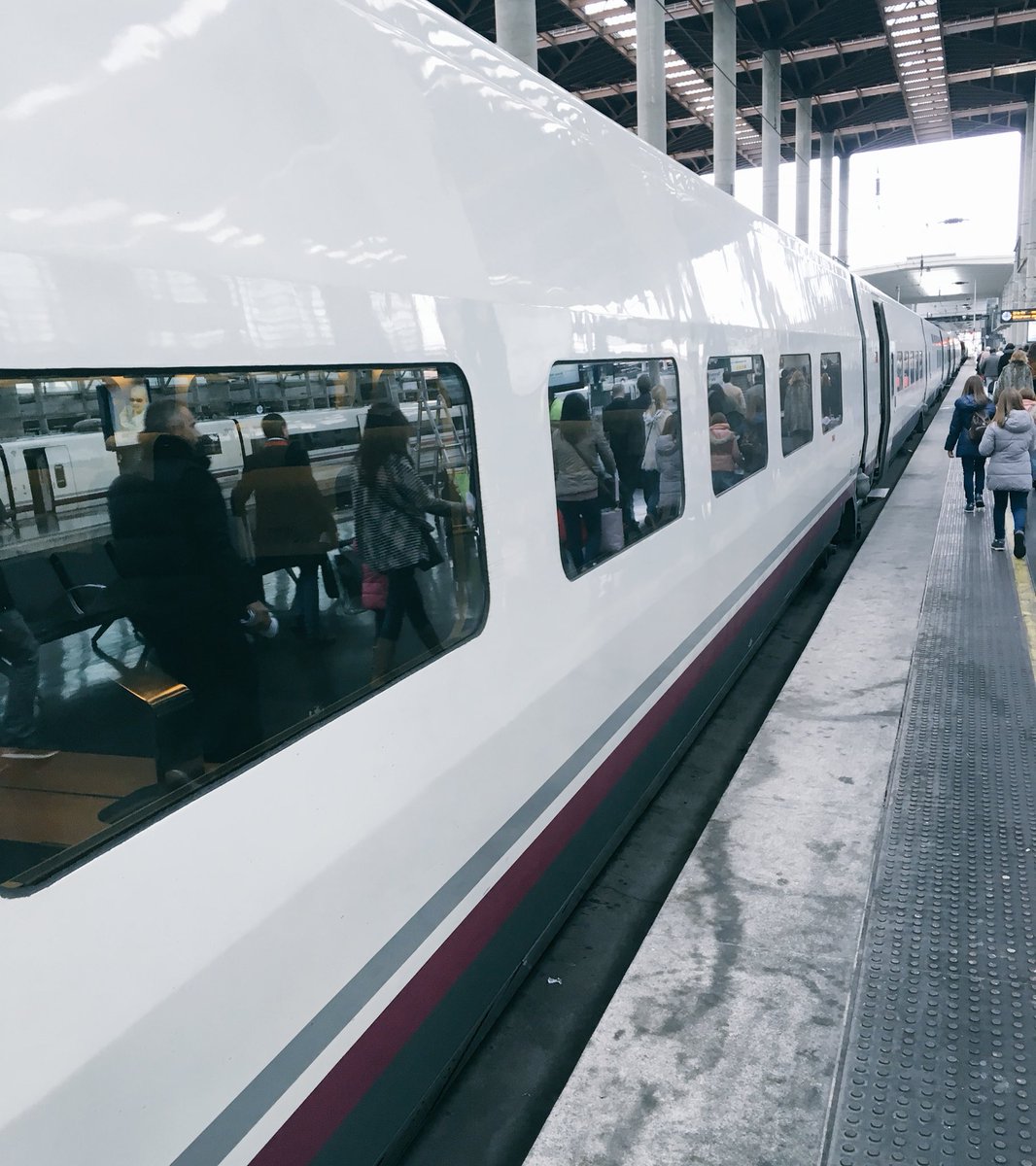 Hoy nuestros docentes <a href="/ferminvalera/">Fermín Valera</a> <a href="/MinayaFran/">Fran Minaya</a> <a href="/MVClinic/">MVClinic Institute</a> estarán en #Vitoria <a href="/centro_kinee/">Centro KINEÉ</a> para impartir S3 y #Sevilla <a href="/unisevilla/">Universidad de Sevilla</a> para S2