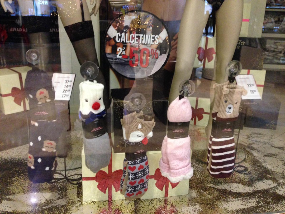 2° Calcetines al -50% muy calentitos perfectos para un regalo original #12daysofgifts #hunkemollerlagavia @hkmlagavia <a href="/rmoratahkm/">Raquel Morata</a> <a href="/cantor_monica/">Mónica Cantor</a>