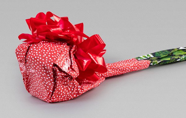 Heaven_Golf's tweet photo. So who can guess some of their Christmas presents by the way they are wrapped this year! Is that an M1 driver hiding under there 😂 https://t.co/yWC5NcyVoK