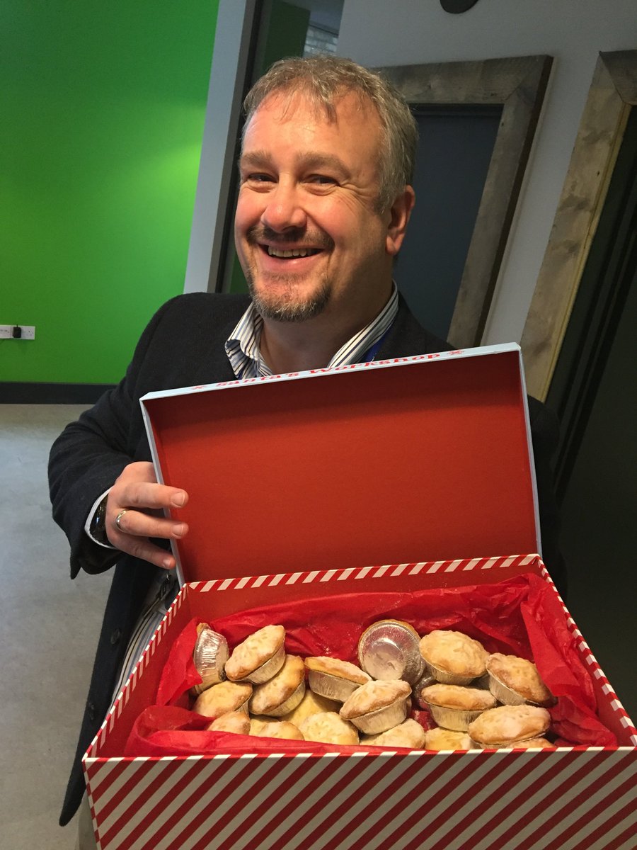 GeneroGroup's tweet photo. Thanks for the festive treats @TeamMetalogic #LoveAMincePie https://t.co/WfXO6STMWA