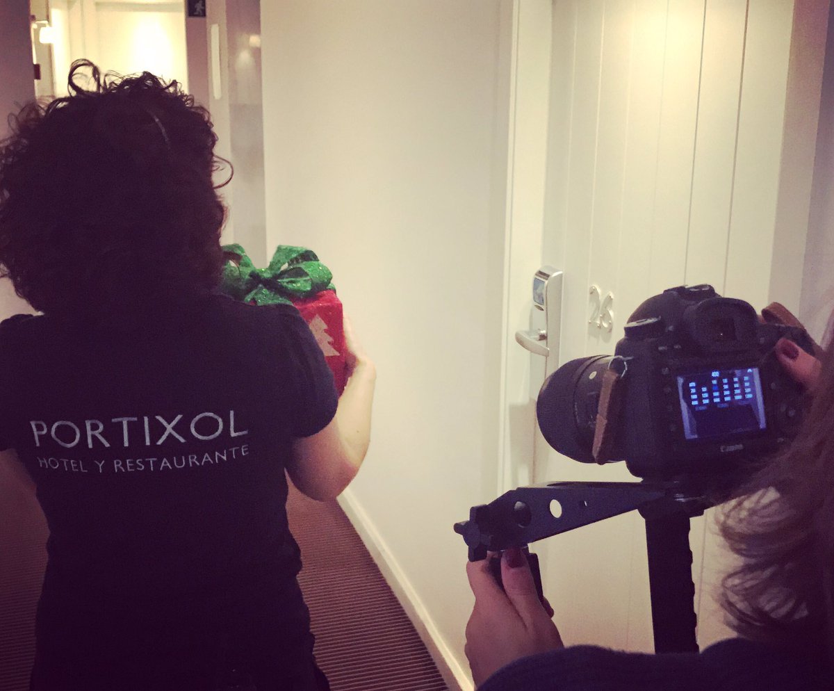 vivircuentocom's tweet photo. La #Navidad llega a #hotelportixol #videospararedes #socialmedia #HappyChristmas coming soon https://t.co/WgubMzExiF