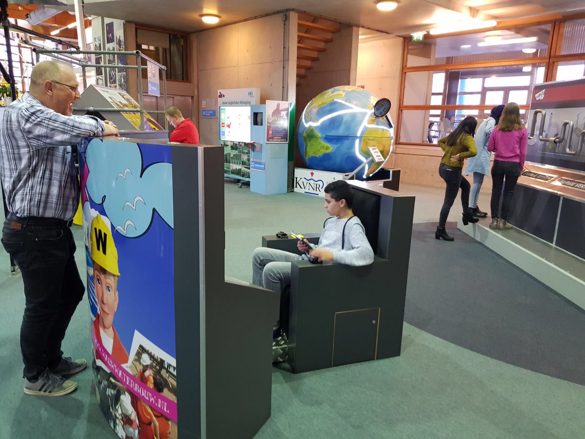 Met leerlingen naar <a href="/PortOfRotterdam/">Port of Rotterdam Authority</a> . Leerzaam maar vooral ook leuk