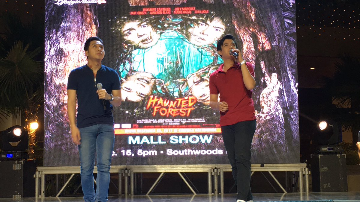 RegalFilms's tweet photo. Kelvin Miranda Live in Southwoods Mall! #HauntedForest10DaysToGo https://t.co/7NsjdPYIot