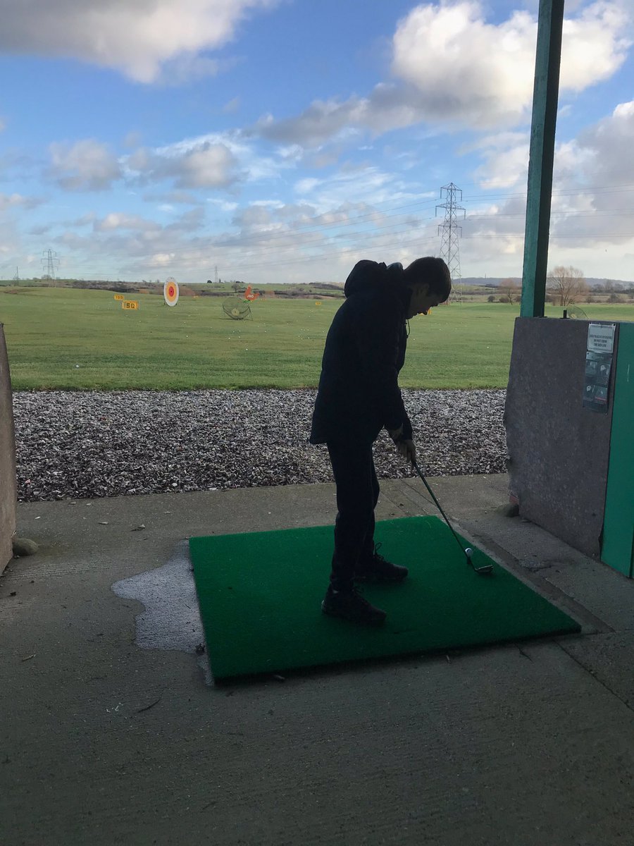 css_essexPE's tweet photo. DofE students enjoying a trip to the golf driving range this week. ⛳️⛳️⛳️ https://t.co/59ekjZqmQc