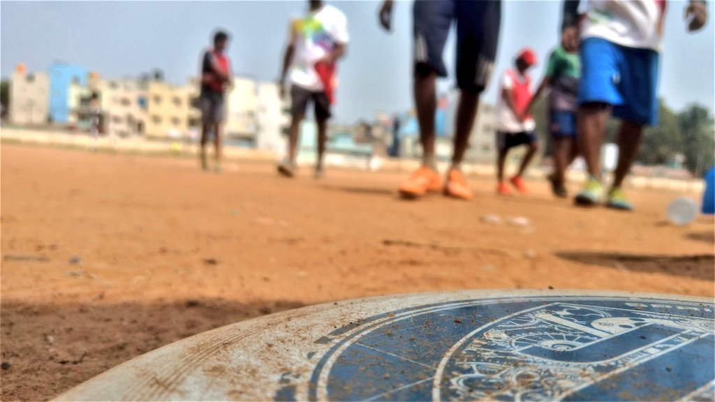 MaiFeather's tweet photo. I play #UltimateFrisbee in Cox town, #Bengaluru 
We're called #AirTrafficControl :) 
Ultimate - the fastest growing sport, a non-contact mixed gender sport, that's self-refereed even at World Championships. https://t.co/lp0NXkcDd1 
Get in touch, if you want to try this #Sport 👟 https://t.co/fGnuNQ0aba