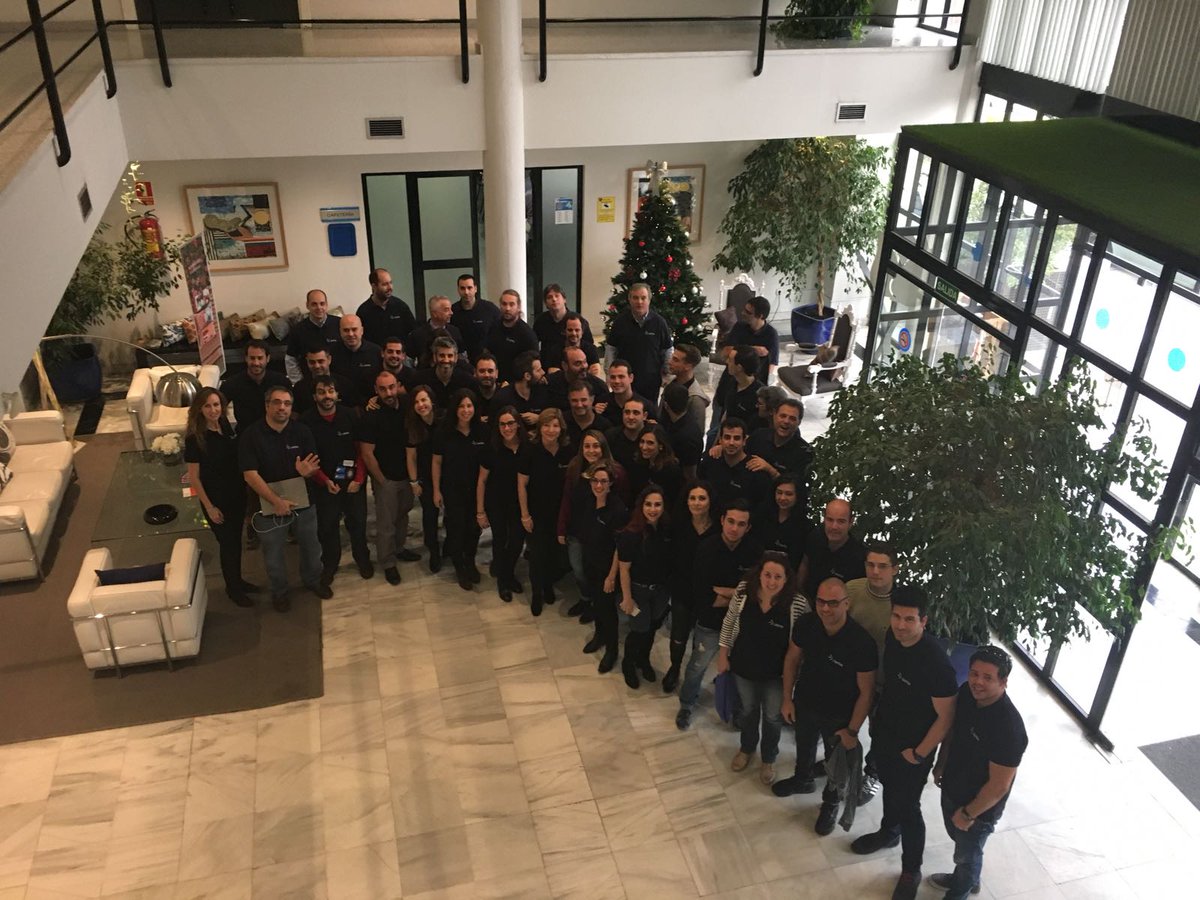 ZertiaTelecom's tweet photo. Os preguntaréis porque Grupo Zertia no esta trabajando duro, pero lo estamos haciendo. Estamos pidiéndole al #jefe que nos invite a comer por ahí https://t.co/Psk31G6v1g