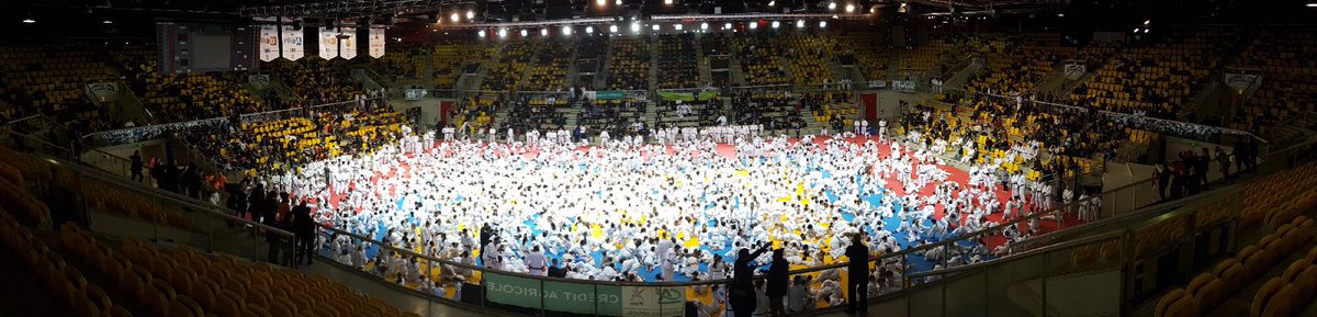 CarolineBord's tweet photo. Journée exceptionnelle et plein d'émotions ! Le sourire jusqu'aux oreilles et des étoiles dans les yeux des enfants et des plus grands ! Merci @LECANUFRED, @emilieandeol, @AutomnePavia, Sandrine Martinet, Julien La Rocca, Alexandre Mariac #MEFjudo #Strasbourg #comitejudo67 https://t.co/nCiBFMiiv8