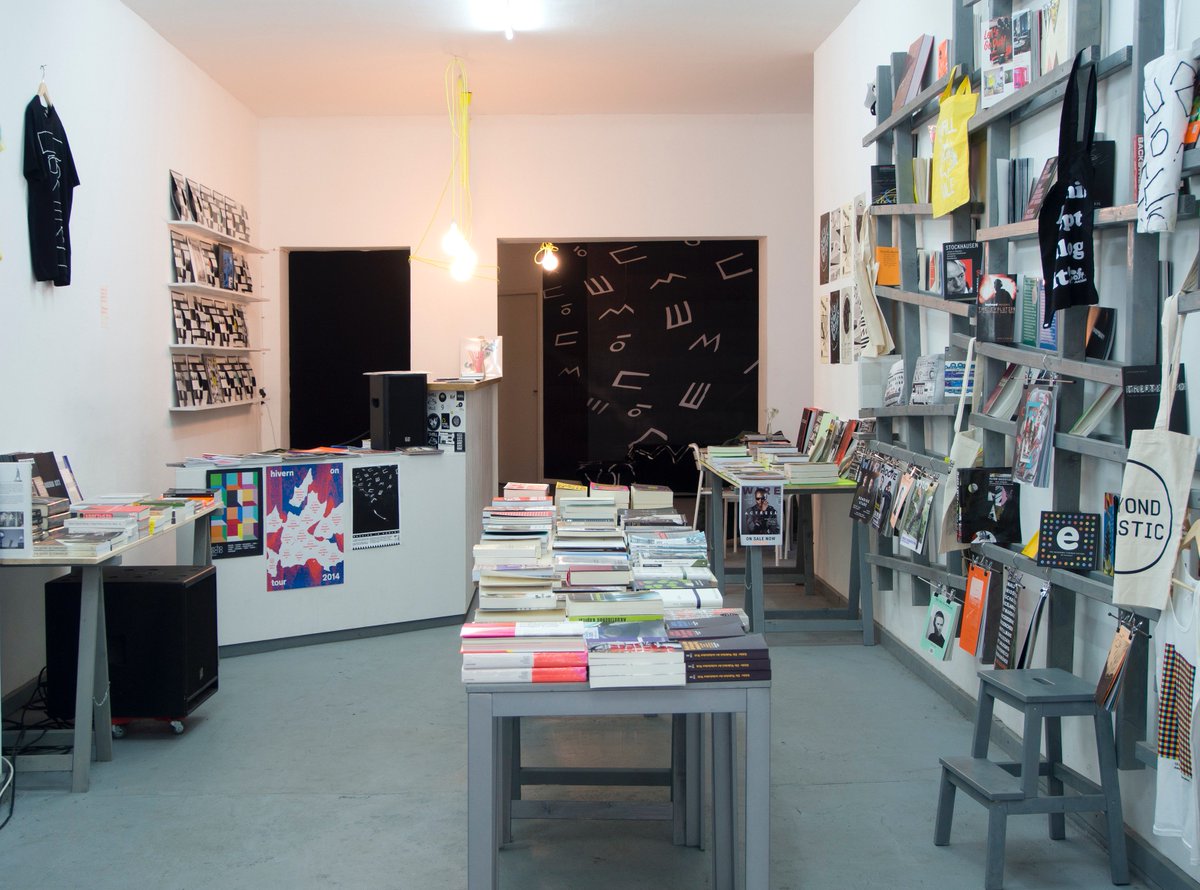 Tomorrow at <a href="/echo_buecher/">echo buecher</a>, Berlin, The Wire presents "The Lived Experience of Improvisation" a Q&amp;A and live performance with author Simon Rose and The Wire's Alexander Samuels facebook.com/events/1183765…