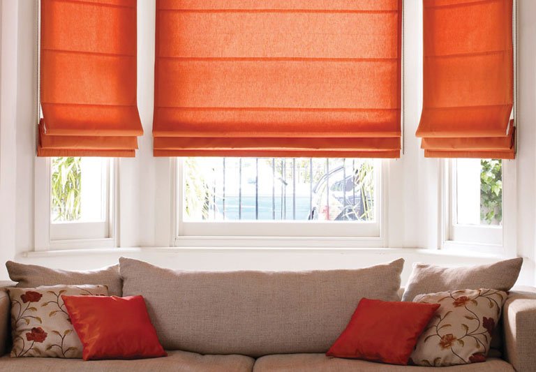 Шторы римские каталог фото. Римская штора roman shade. Римские шторы 150х160. Римские шторы на кухню. Римские шторы каскад.