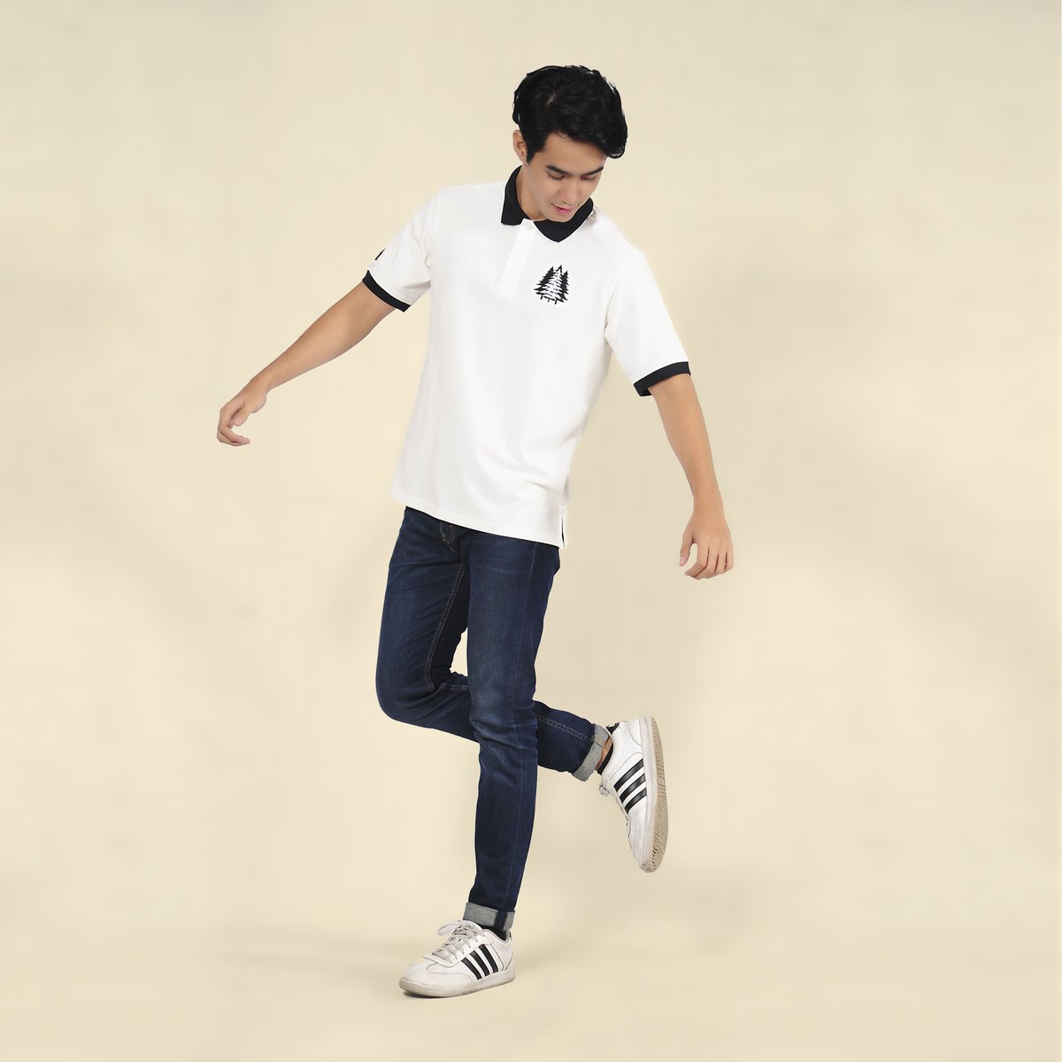 BatikKerisIndo's tweet photo. LIMITED EDITION !! Polo T-shirt for the holidays is finanlly out in some stores. https://t.co/PPeztt177O