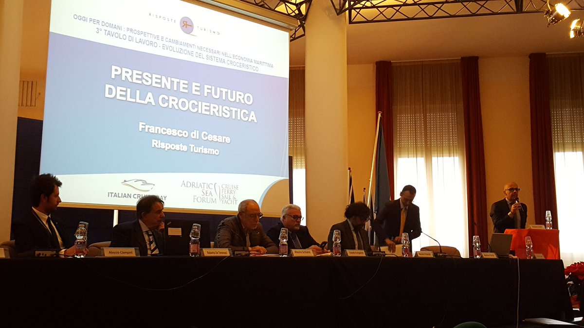 luisa_bordato's tweet photo. #LIVORNO "Oggi per domani: prospettive e cambiamenti necessari nell'economia marittima" > 3º tavolo > " #Presente e #Futuro della #Crocieristica "> modera #FrancescoDiCesare @RisposteTurismo @ItalianCruiseD https://t.co/IQ9WwqXqln