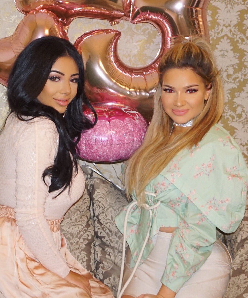 ShirinDavid's tweet photo. That‘s my bestie 😌🎂
Happy birthday babygirl
@niloofariranii ✨
Sagittarius ♐️ &amp; Aries ♈️ = 🔥 https://t.co/9SghZSkTvJ