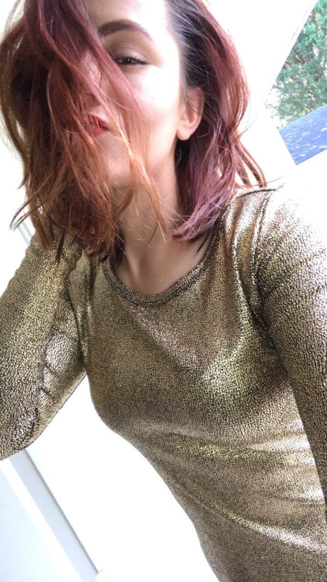 iamfearlesss's tweet photo. Because the #lularoedebbie is my new favorite &amp; I can’t stop posting pictures of myself 😂 https://t.co/Lq2FtPPXyu