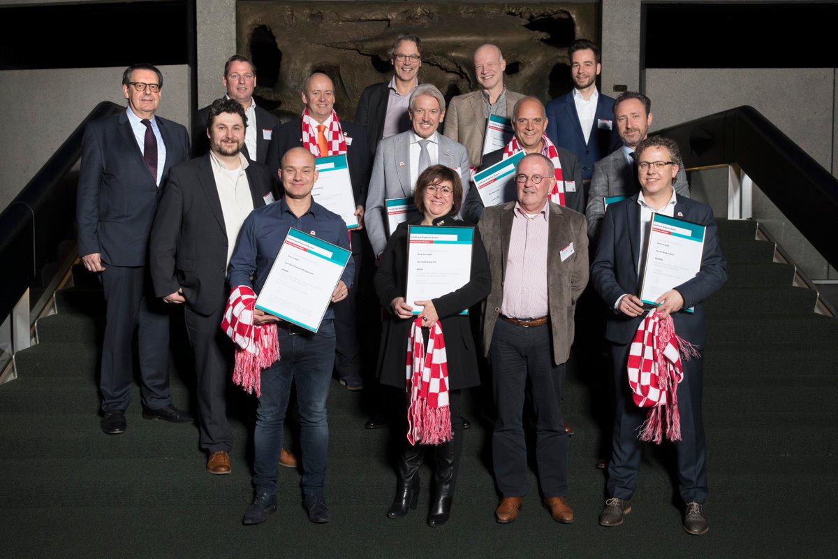gemeente_Bladel's tweet photo. Gedeputeerde Bert Pauli heeft dertig werkgevers uit het midden- en kleinbedrijf benoemd tot @BrabantsBesten. Tom te Riele uit Bladel is herbenoemd als Brabants Beste. Meer info:  https://t.co/zxZs4VMjHH https://t.co/8XhBNh4rKP