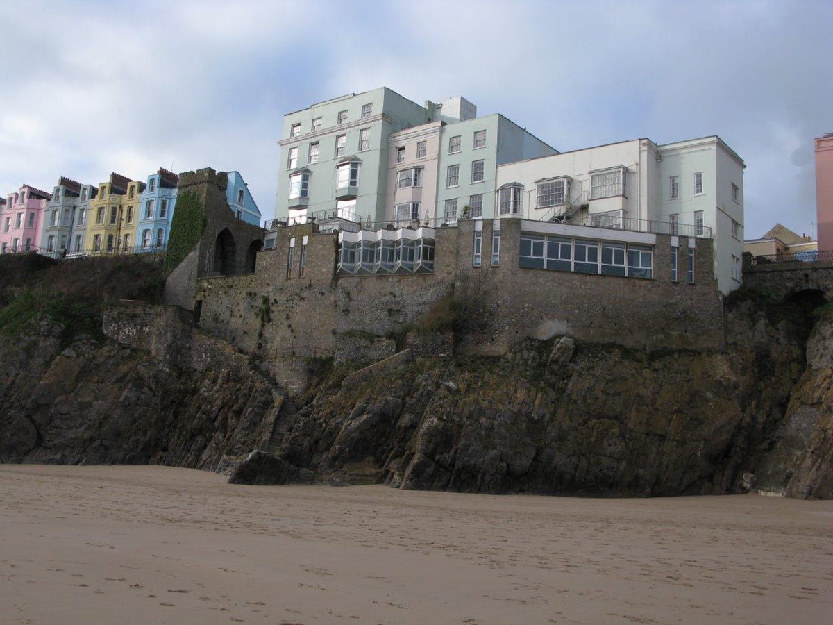Watts_Group's tweet photo. #WattsFridayView: It’s not very often that a property having a “cliff top position” is quite so accurate! One of our surveyors from our @WattsBristol team captured this beautiful sight whilst surveying a hotel in #Wales. What a great day to be a surveyor! #FridayFeeling https://t.co/d7Tqrv8v9H