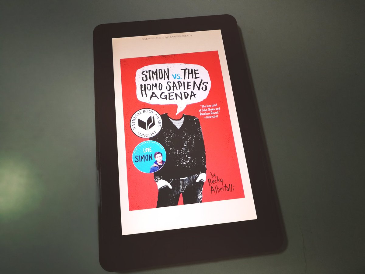 readandpaws's tweet photo. ⠀
⠀
Show the book you're currently reading!

เดือนสุดท้ายของปีแล้ว มาโชว์หนังสือที่กำลังอ่านกันหน่อยมั้ย? แท็กนี้ #MyDecemberRead 

— นี่กำลังอ่าน Simon vs. The Homo Sapiens Agenda (YA Fiction) เรื่องนี้สาววายจะต้องฟิน เรื่องราวของพระเอกอายุ 16 เป็นเกย์แต่ยังไม่ come out... https://t.co/klvpXE61re