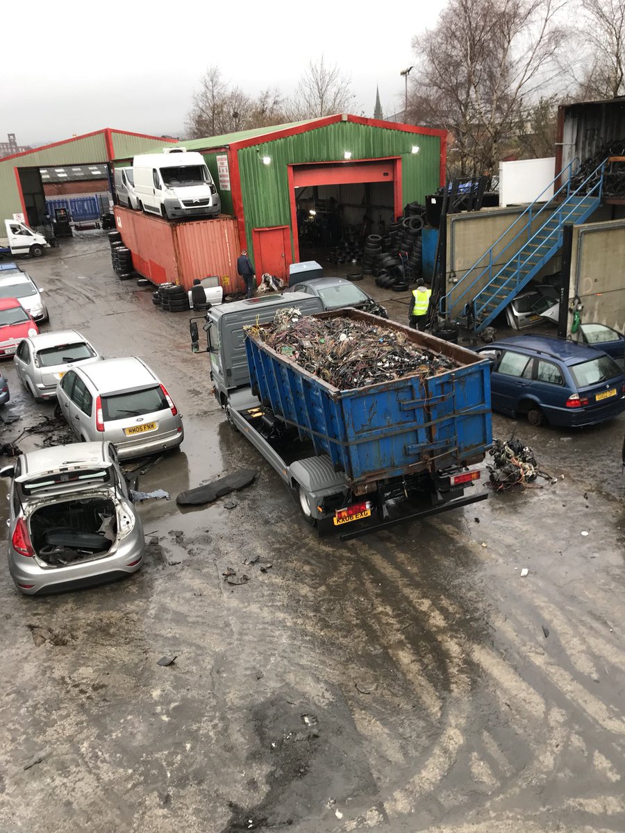 JonScrappers's tweet photo. Big weigh in Copper @ the Scrappers bolton ♻️✅ all cars bought for cash ££ 01204388488 https://t.co/tMLOh6L3zS