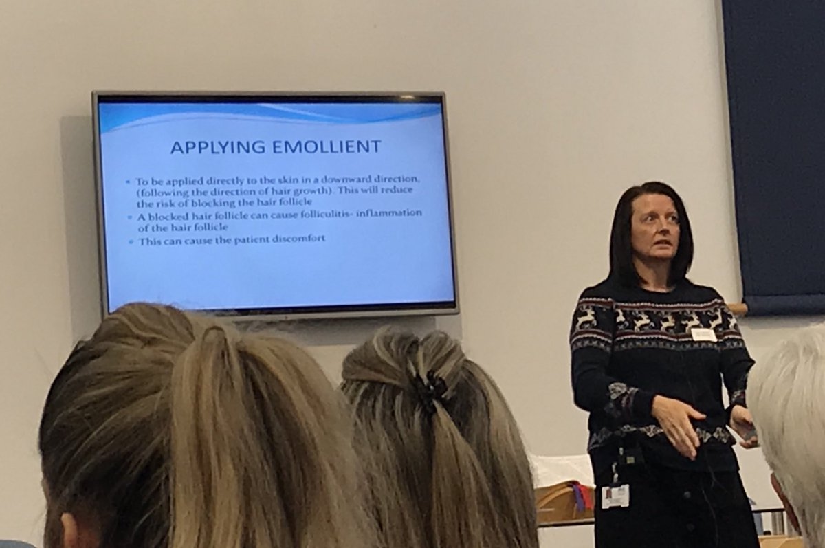 mratgmurray's tweet image. Kerry Martin discusses the care of skin and prescribable items on the NHS Highland formulary :) @SPSP_PC #spsppu