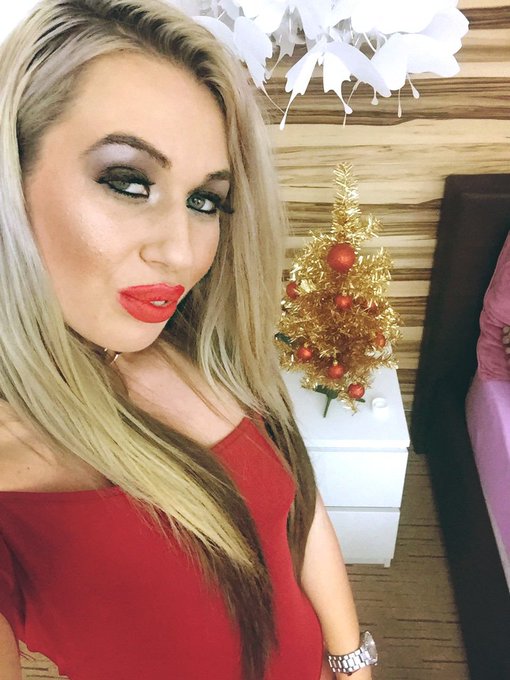 #MakeAFriendIn5Words Would you like a hug?   #girlsfromstudio20 #loveonthebrain #followers #twitter #love<a href="/tag/makeafriendin5words"class="tags">#MakeAFriendIn5Words</a><a href="/tag/girlsfromstudio20"class="tags">#girlsfromstudio20</a><a href="/tag/love"class="tags"><span>#love</span></a><a href="/tag/smile"class="tags"><span>#smile</span></a><a href="/tag/friends"class="tags"><span>#friends</span></a><a href="/tag/passion"class="tags"><span>#passion</span></a><a href="/tag/amazing"class="tags"><span>#amazing</span></a><a href="/tag/followers"class="tags"><span>#followers</span></a>