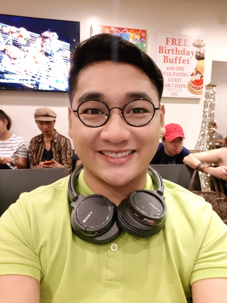 TheAndreiReyes's tweet photo. Lakas maka fresh ng ilaw. #TheWaitingGame #23 #Samokojin #BuffetIsLife https://t.co/KPyOtj8FRH