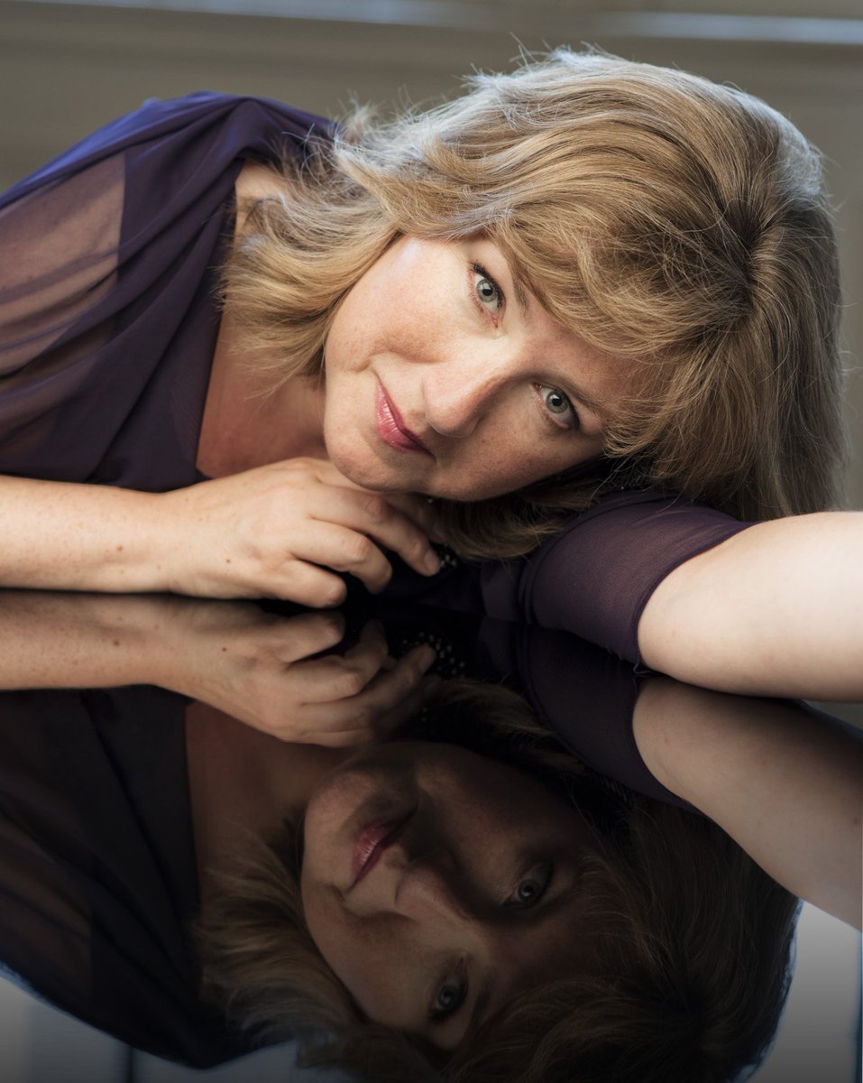 SinfoniaSmithSq's tweet photo. We explore ‘The Life &amp; Loves of Claude #Debussy’with Simon Russell Beale &amp; #pianist @LucyParham  on Sun 8 Jan 2018: https://t.co/IkkCcf9MfA  @Sheaffer_Page #Piano #Concert #French https://t.co/NVGiL5SzWF