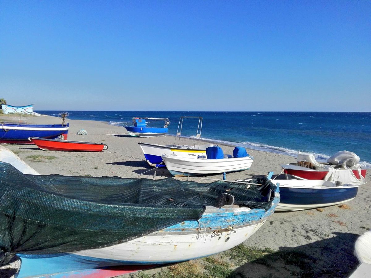 calabriaonline's tweet photo. La #direttameteo e #marelive per @3BMeteo da #Brancaleone (R.C.). La #CostaIonica al #15Dicembre. Oggi in #Calabria dai 17 ai 19 gradi di ☀️. Foto di Carmine Verduci. https://t.co/ZZiWAkpMV9