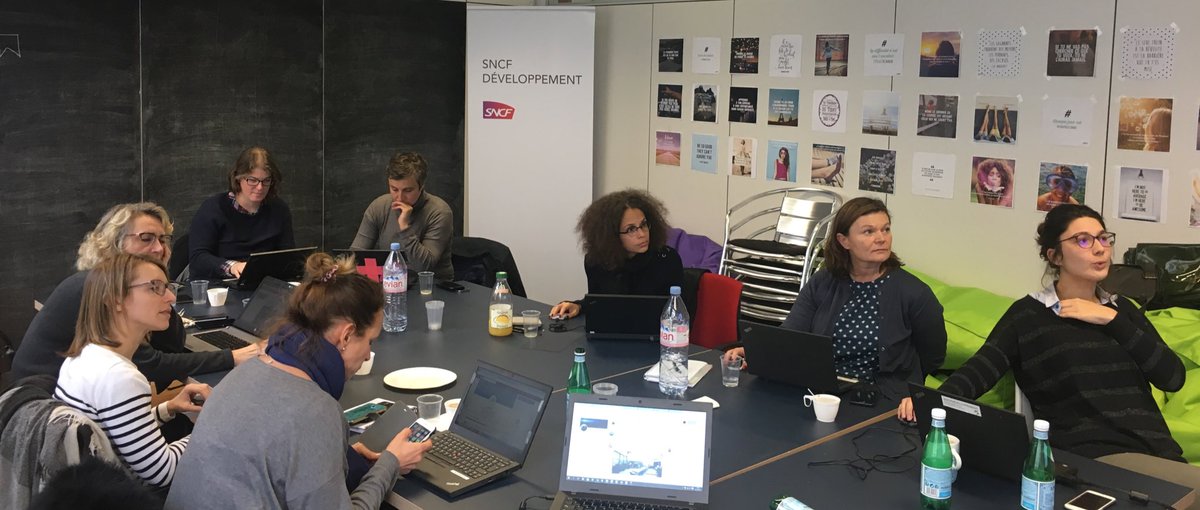MarineJouet's tweet photo. Ce matin, les femmes #intrapreneurs sont concentrées pour la #formation réseaux sociaux de @raphgdp !@SNCFDev #SNCFaufeminin #reseauxsociaux https://t.co/V4GLSHLwpz