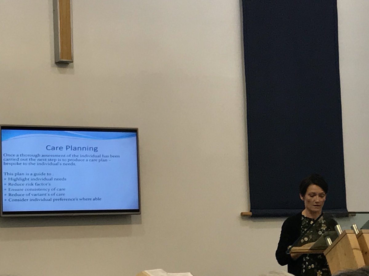 mratgmurray's tweet image. Karen Cumming (APN) takes us through care planning and SSKIN bundle. Practical workshop too :) #handsonpressureulcers #spsppu