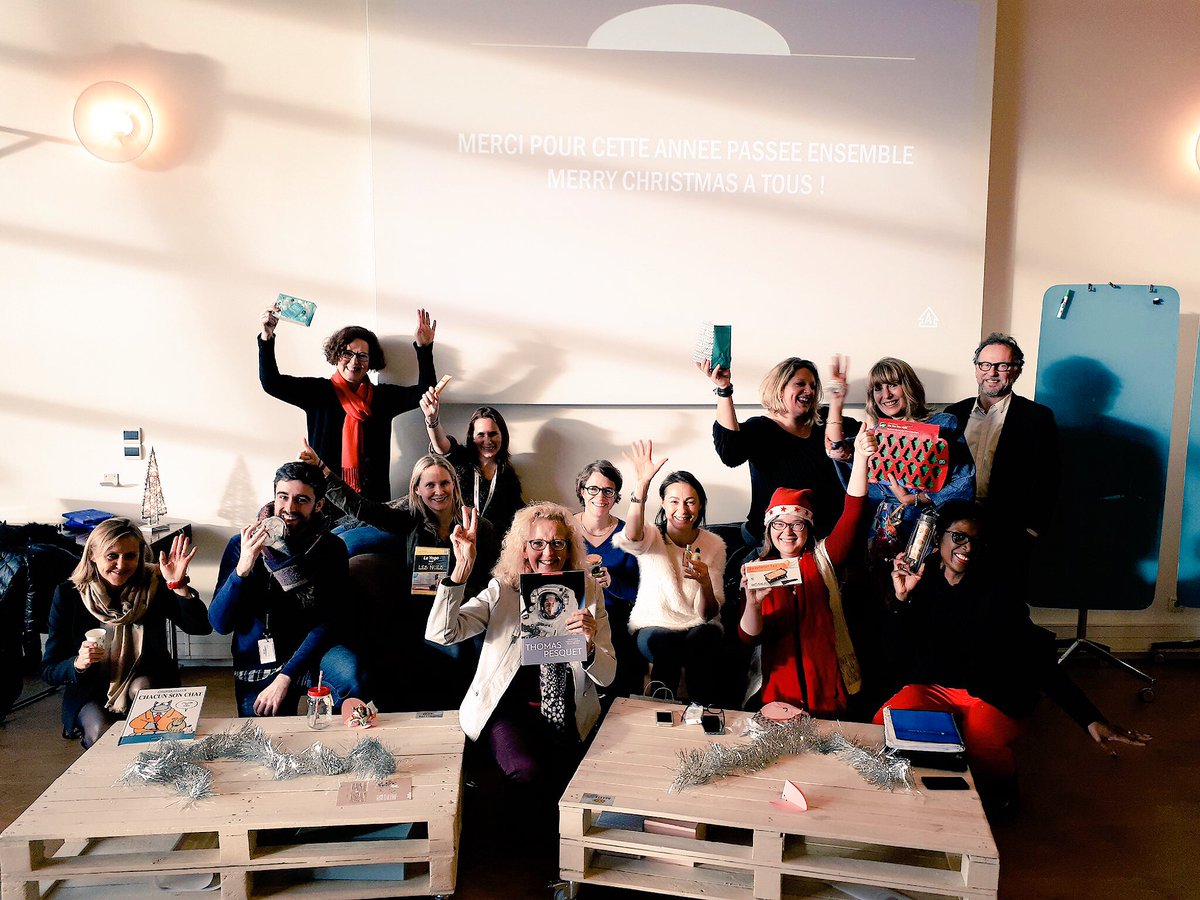 lexis_dms's tweet photo. La team des développeurs managériaux d'@airfrance vous souhaite de belles fêtes de fin d'année! 🎁🛩 #happinessatwork #RH #airfrance https://t.co/jdkN91wTaK