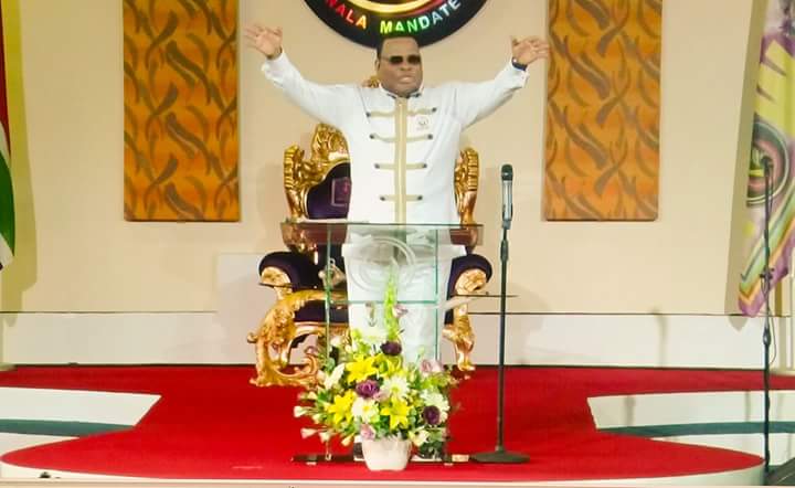 NdumisoWop's tweet photo. Tonight sobe sishayela isipikili sokugcina on IzwelenalaFM 21:00 to 23:00 about King's Day. For the blessing of the Plentian Nation
#IzwelenalaFM
#16December2017
#KingSomnala
#King's_Day https://t.co/DOYFL6jFV0