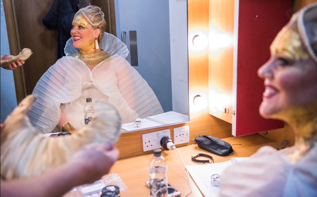 E_N_O's tweet photo. We're celebrating #ArtGold with @NationalGallery today by looking back at some of the beautiful gold costumes from our production of #ENOAida! 
Photos by Tristram Kenton. https://t.co/hV9OQYUkYV