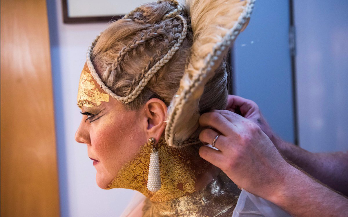 E_N_O's tweet photo. We're celebrating #ArtGold with @NationalGallery today by looking back at some of the beautiful gold costumes from our production of #ENOAida! 
Photos by Tristram Kenton. https://t.co/hV9OQYUkYV