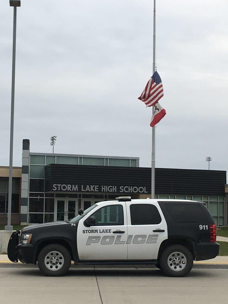 mpross1's tweet photo. Wishing the best of luck to our officers taking their promotional written exam today in the process for lieutenant eligibility. #SLPD #FutureLeaders #ShiftSupervisors https://t.co/I2eVf3yLKA