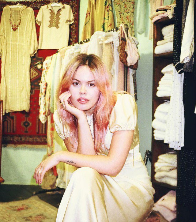 Wheretoget's tweet photo. If you have never shopped at a vintage store, then we bet you're gonna head to one soon after reading this https://t.co/3lb4nVY2t9 https://t.co/DGJgHHtVYv
