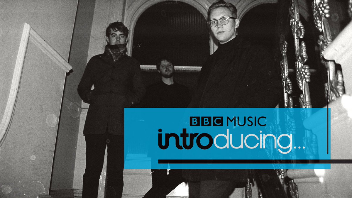 bbcintroducing's tweet image. 🚨 NEW Introducing tracks on the @BBCR1 &amp;amp; @1Xtra playlists 🚨

Get these tracks in your headphones today:
🔘 @HowlandHum - mesmerising, dark pop from York
🔘 @thisisakayy - chillwave trap from Manchester

Listen: bbc.in/2B7FC8s