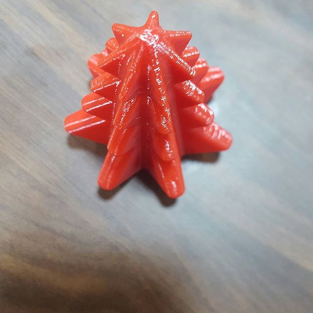formon3D's tweet photo. #3dprinted #christmastree #formoncore #3dprinting https://t.co/i6fO3xaLDI