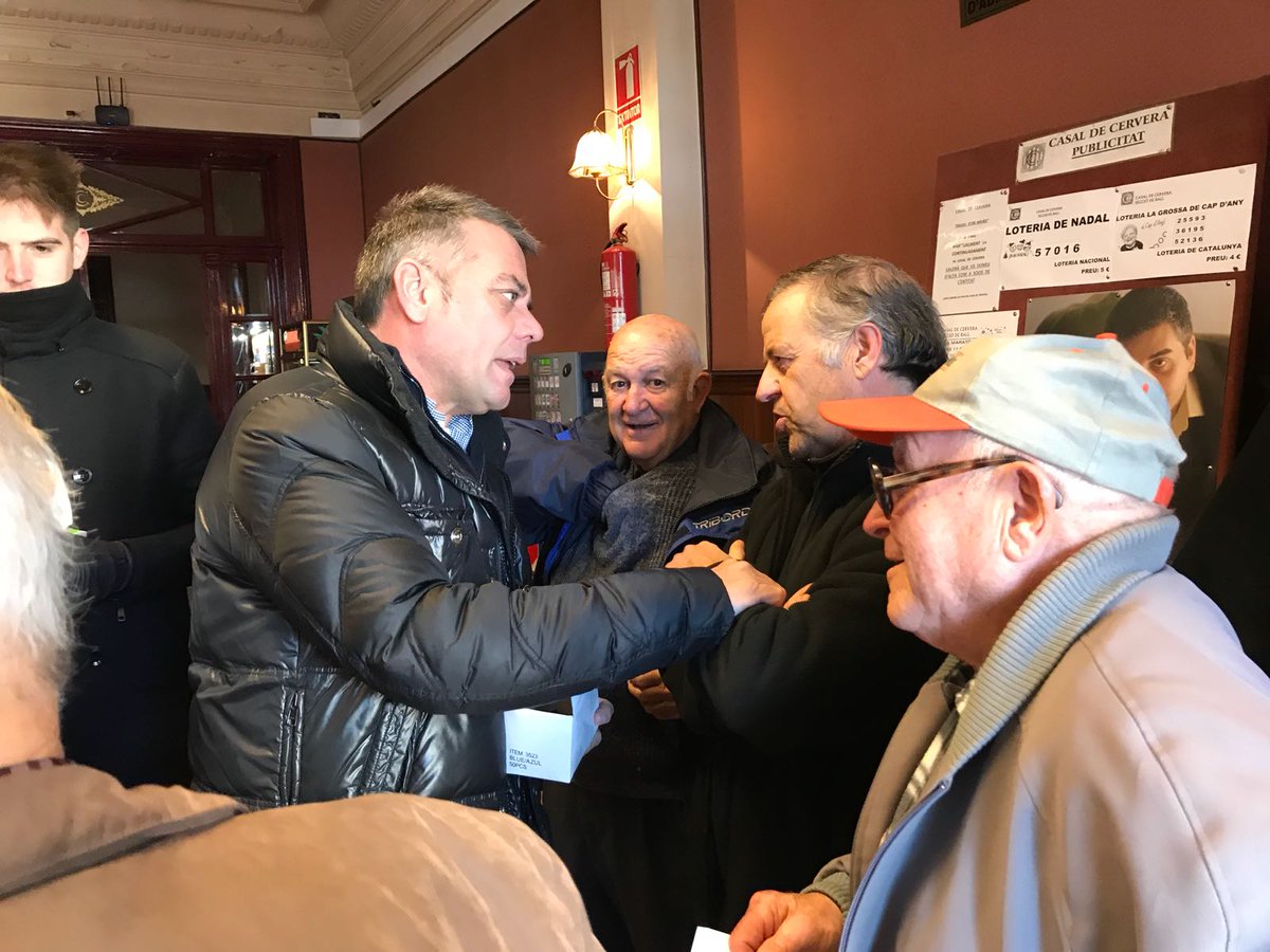 PP_LLEIDA's tweet photo. Esta mañana, en #Cervera, con el candidato #JoanSimeón seguimos llevando el proyecto de @PP_LLEIDA liderado por @mxandri73 . Una #Lleida democrática y que respeta, libre de radicalismos. #Xandri_21D🇪🇸 #DefensemLleida #EspañaEsLaSolución #LaSoluciónEsPP https://t.co/DH1UzCw6x7