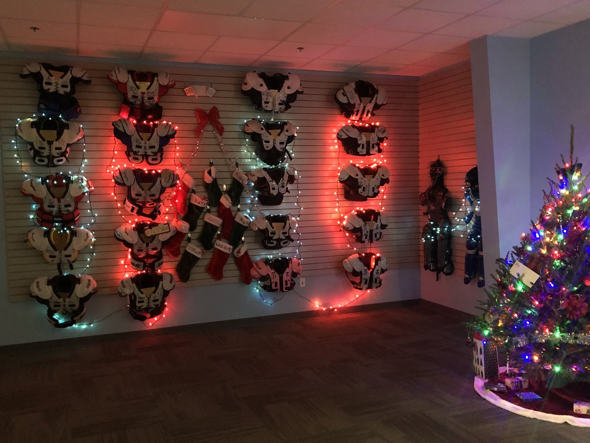 DouglasPads's tweet photo. Watch out, It’s Christmas Party Time! #WeKnowHowtoThrowaParty https://t.co/wVqYlwHmhJ