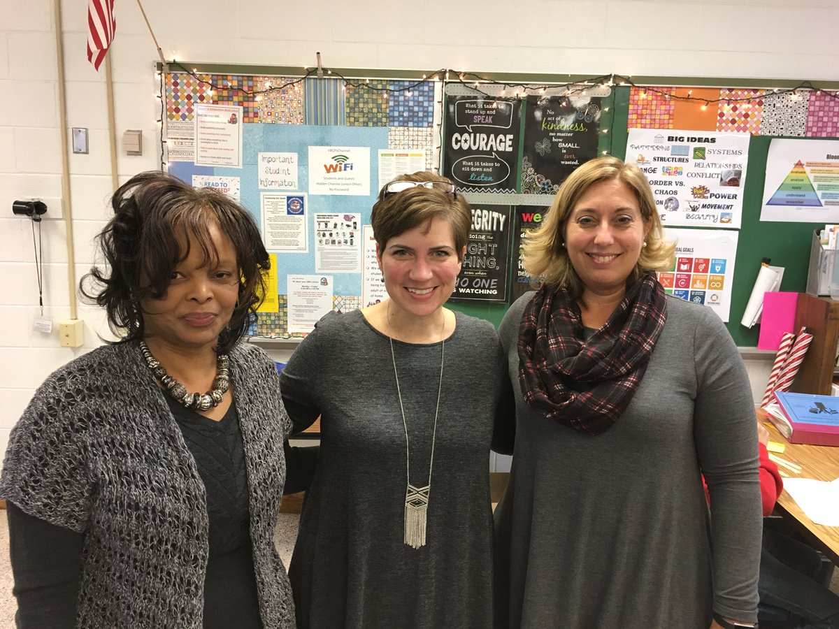 lpurvisvb's tweet photo. Gray Dress Thursday! #notreallyathing #butithappenedanyhow @IMSEagles https://t.co/zI1RHKJKKI