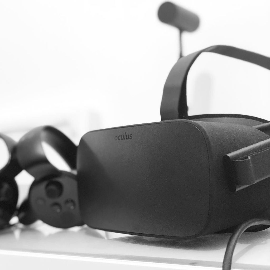 augmentedpictrs's tweet photo. Tools
•
•
•
•
•
#tiltbrush #vrpainting #virtualpainting #blackboyjoy #artwithoutlimits #googleblocks #oculusquill #vrfineart  #augmentedpictures #vrgaming #vrstorytelling #anime #virutalreality #augmentedreality #oculus #googlecardboard #madewith… https://t.co/pDmTwEXU55 https://t.co/Bx7uZeZSfY