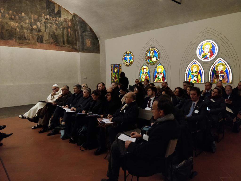 giannitvprato's tweet photo. "Non patrimonio ma eredità culturale. Non possesso ma consegna e responsabilità" #Strinati #Firenze e complessi religiosi Convegno in @santacroceopera @irene_sanesi https://t.co/lniCggokri