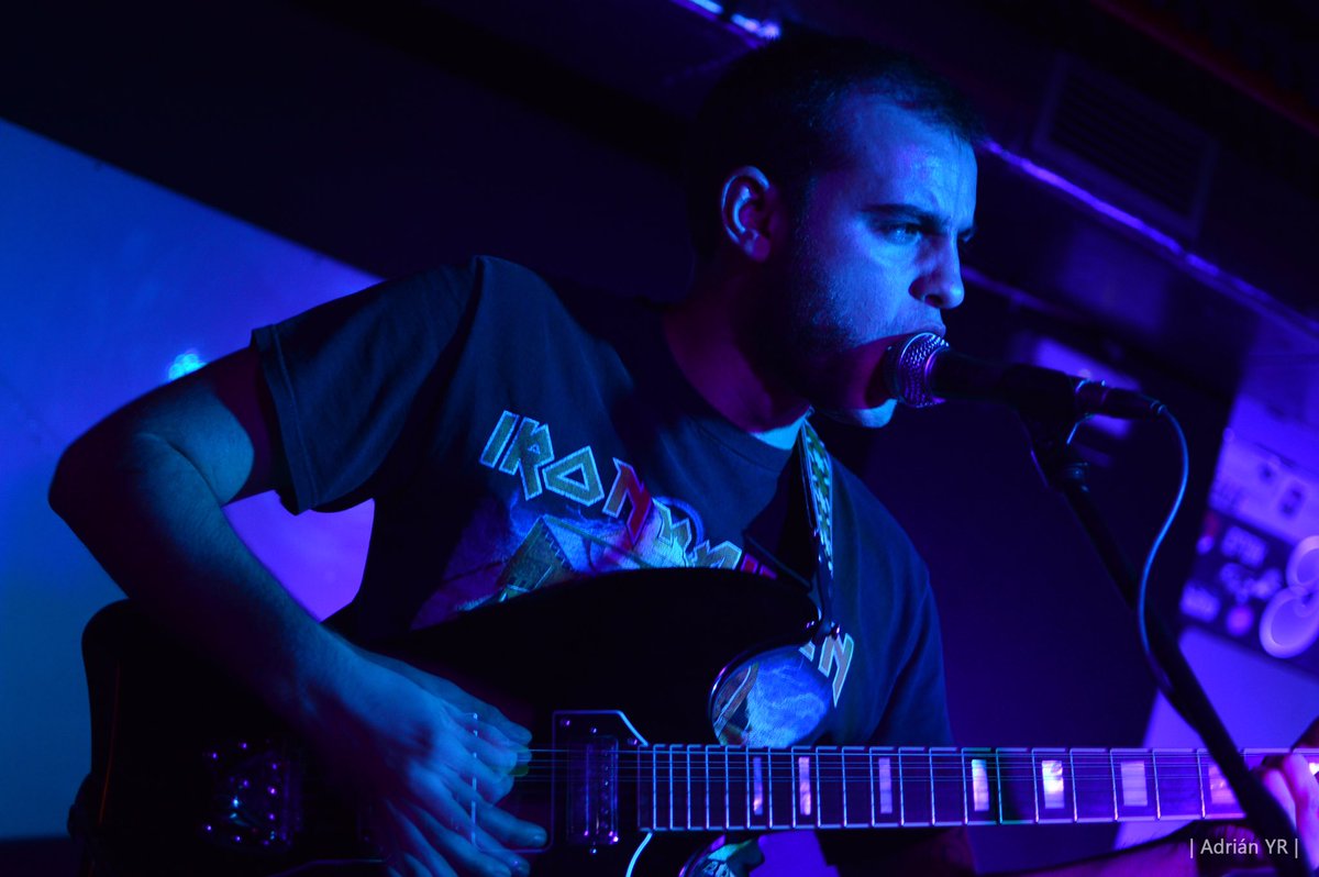 Adrian_YR_'s tweet photo. Hace un par de semanas @MedallaMusica volvieron a Madrid para seguir defendiendo su #EmblemayPoder 🏅💥

Abriendo la noche en @MaravillasClub estuvieron @fuckaine 

📸 ➡️ https://t.co/gkkrifjgpw https://t.co/s4ISJNiDbr