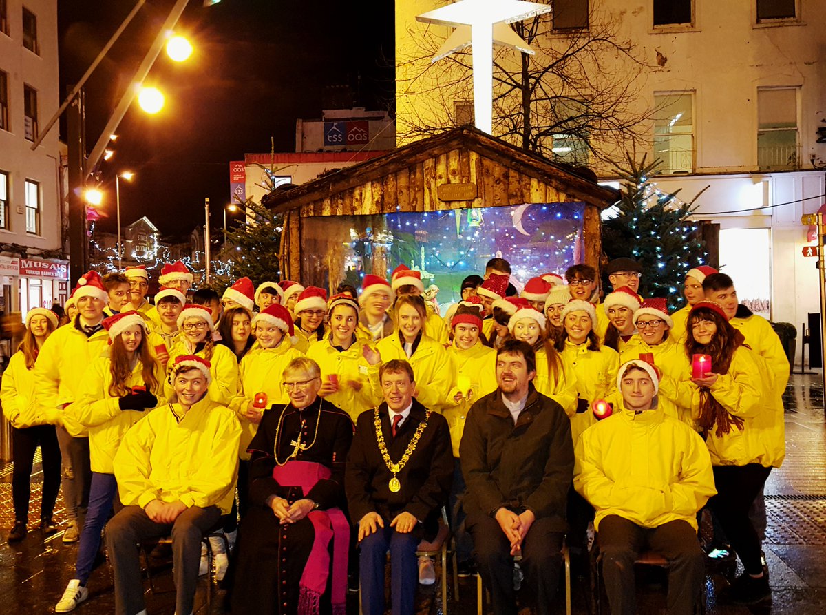 Last night, the 48th SHARE Crib was launched in Cork City. It truly is some Incredible work that is being done by the young people of the #PresentationFamily - please support their efforts!
presentationbrothers.org/home/latest-ne…