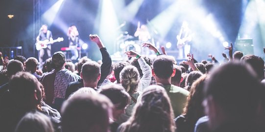 advodanDK's tweet photo. Skal du på festival i 2018? Læs her hvordan reglerne er, hvis du fortryder dit køb: https://t.co/rE62146kQZ https://t.co/N6M6CY83h4