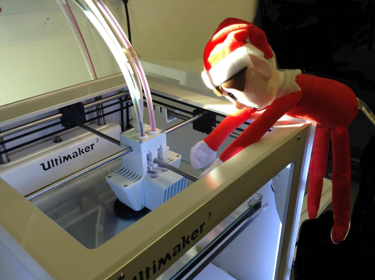 Treloar_TechHub's tweet image. Elf is transfixed by the 3D printer @Ultimaker #3DPrinting - can&apos;t wait to see the bespoke joystick knob @tinkercad  for one of our students - something that is practical and cool - what a great Christmas present idea!