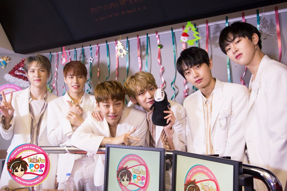 TofuPopRadio's tweet photo. สำหรับใครที่พลาด Live Interview ของ 6 หนุ่ม #JBJ คลิกชมย้อนหลังได้ที่นี่ https://t.co/2mWtR3RPdk

#ดีต่อใจ #คาปูชิโนแก้วใหญ่หวานน้อยกินนี่ #JBJComeTrueinBkk #JBJfanmeetinginBKK https://t.co/yJHHwxVhnG